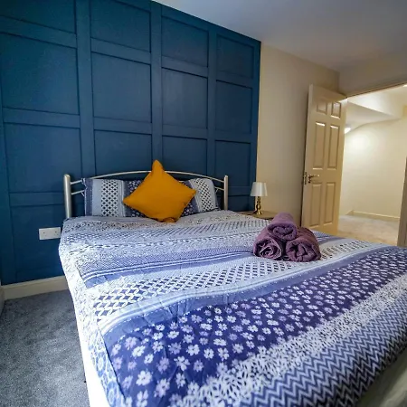 Spacesavers At Figtree Lane Apartamento