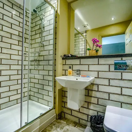 Spacesavers At Figtree Lane Apartamento